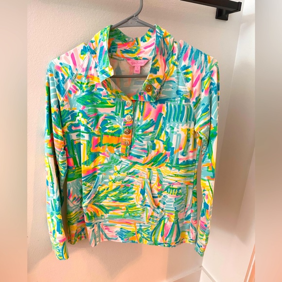 Lilly Pulitzer Tops - Lilly Pulitzer Skipper Popover fits more like an XSMALL